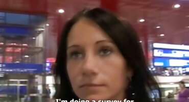 Chicos tuvieron sexo con una hermosa mujer rusa