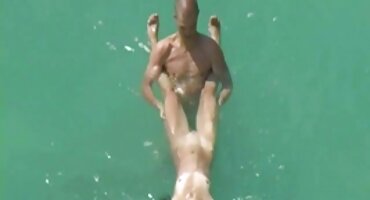 Dos morenas felices casadas Sexo en grupo