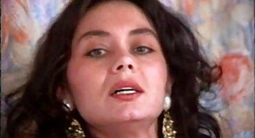 Adolescente insaciable de 18 años se retiró al dormitorio para follar