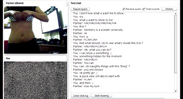 Pareja dolorosa en el culo se folla a una hermosa morena