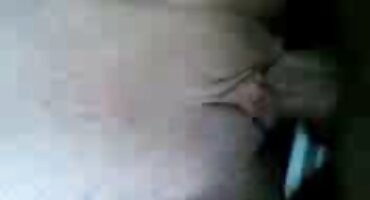 Seducción hermosas chicas desnudas en la naturaleza acariciando el coño