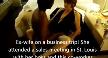 Joven rusa follando con coletas blancas en la cabeza teniendo sexo con el tío