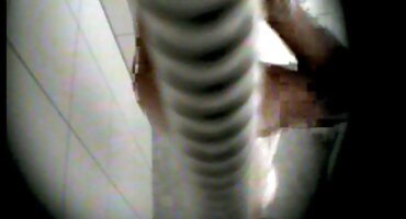 Rubia madura tiene sexo con un chico más joven