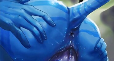 Chico lame el ano y el coño de una joven zorra mientras practica el corte