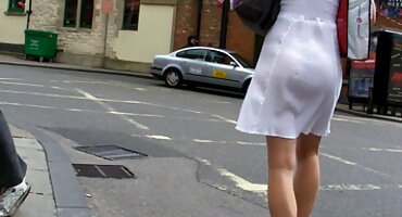 Chica engañada por un chico que no pudo evitar que la follaran en la boca y el CAP