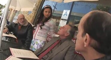 Putas que se excitan en una fiesta de sexo rusa con productores