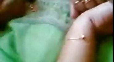 Enfermera rusa cura al paciente de forma oral