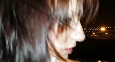 Chica con pechos grandes primera vez follando por el culo con su novio