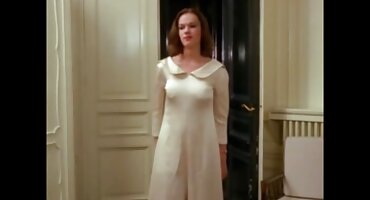 Hermosa madura follada por el culo por una enorme polla