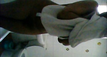 Sexo en grupo con dos chicas rusas delgadas y dos chicos bombeados