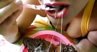 Rubia y morena tienen sexo lésbico