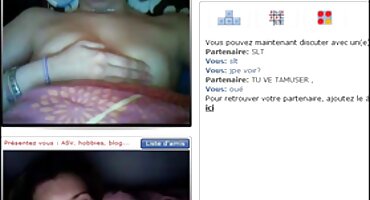 Chicos follando chicas jóvenes frescas en el baño