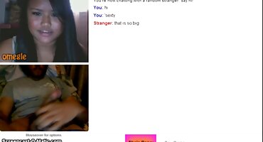 La joven belleza se entrega con placer a un compañero experimentado en la raja húmeda