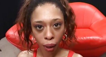 Ella pidió un regalo-ella tiene una polla