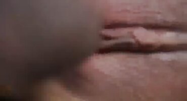 Chica rusa con el pelo corto tiene sexo