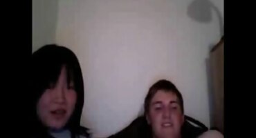 El sexo apasionado de la enfermera madura rusa y su hijo pequeño salió bien