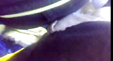 Chico sabroso sensual se folla a una mujer sana mayor que ella en un coño