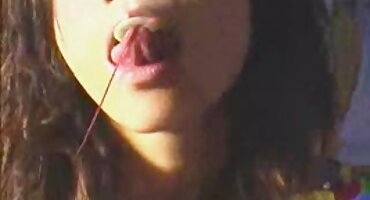 Sexo con mamá, el hijo ama mucho, así que vive con ella