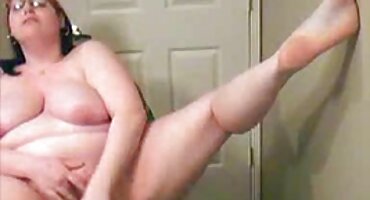 En la entrada, Madura rusa chupando al compañero de su marido