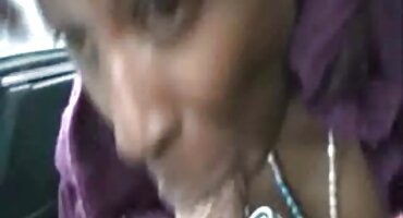 En lugar de descansar en la cama, la rubia madura tiene una polla rosada en la boca y sexo con su yerno favorito