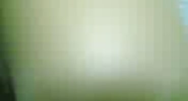 Chica embarazada insertada en sí misma con un consolador después de tener sexo en la cámara