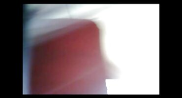 Antes de ir a follar, el hermano necesita una paja