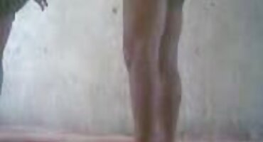 Juguete manejable en el coño para siempre no trae