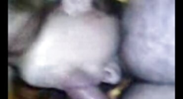 De un nuevo juguete sexual, su coño se corre muchas veces