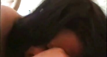 Sexo caliente en la oficina con un compañero de trabajo joven y elegante