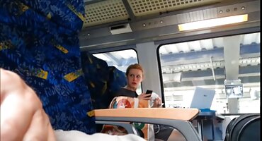 La chica recibió un Cunnilingus de un chico y luego lo chupó y se lo dio en el coño