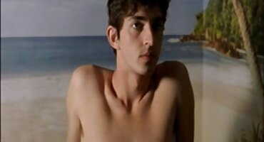 Dos lesbianas maduras teniendo sexo con strapon