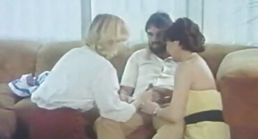 El médico vino a la cita y el hombre se folla a una madura gorda