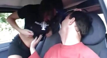 Joven morena rusa follada apasionadamente en la boca y el culo