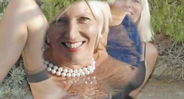 Jóvenes estudiantes folladas en el dormitorio filmando sexo en cámara