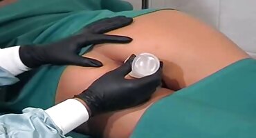 Jugosa dama rusa madura follada por un hijo pequeño y se corre