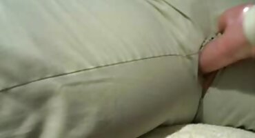 Chico se folla a su hermana en el coño y el culo hasta un orgasmo violento