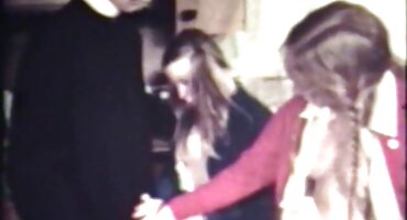 En el casting, Milf rusa con grandes tetas colgantes follada por un chico