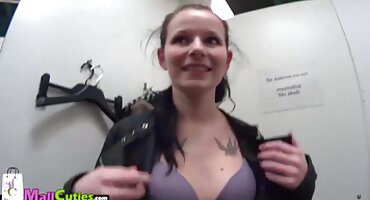 Joven skinn nena nena follada en el coño mojado