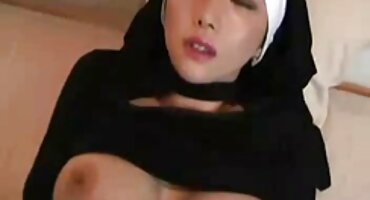 Lesbianas en la oficina se hacen comer el coño jugoso a los demás