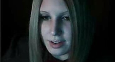 Chico joven tiene sexo apasionado con Milf rusa