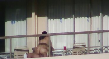 Hijo tiene sexo con mamá y se corre en su boca