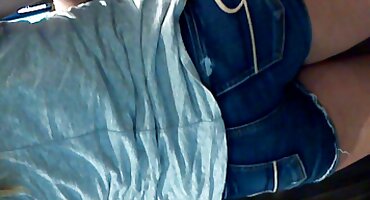 Mamá madura follada bien con su hijo pequeño, divirtiéndose