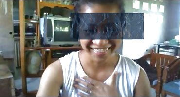 Jóvenes Rubias rusas se lamen el coño y se masturban con sus juguetes