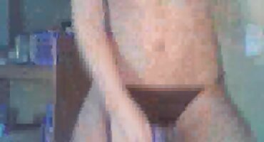 Sexo duro organizado por un hijo cachondo con una madre madura en medias Se se