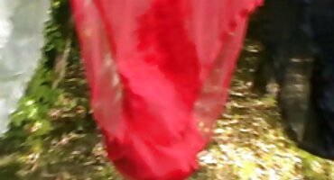 Hermosa rubia tiene sexo con su pareja