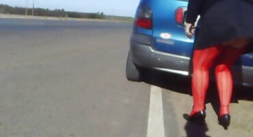 Corrida en el coño de una hermosa rubia después de una buena follada en todos los agujeros