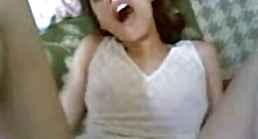 Hermosa chica ragazza de piel anal follada por su novio