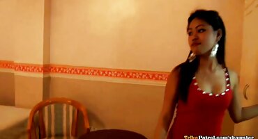 En la ducha, el hijo de una madre madura rusa