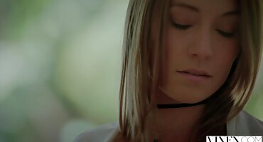 Hermoso sexo amateur ruso donde una chica le dio a un chico joven