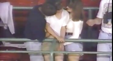 Se folla a una belleza rusa al estilo perrito y se corre en su culo